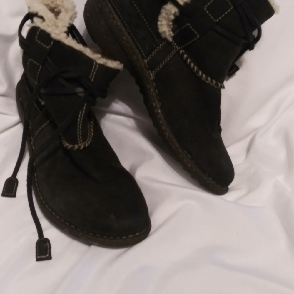 Ugg ankle boot